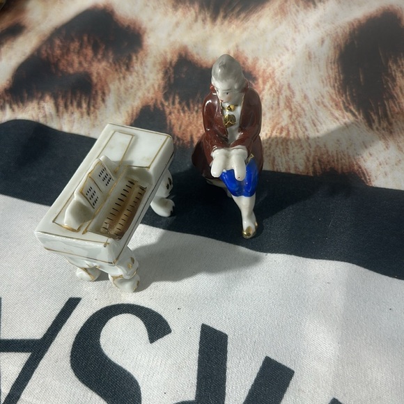 Small decor - Picture 2 of 2